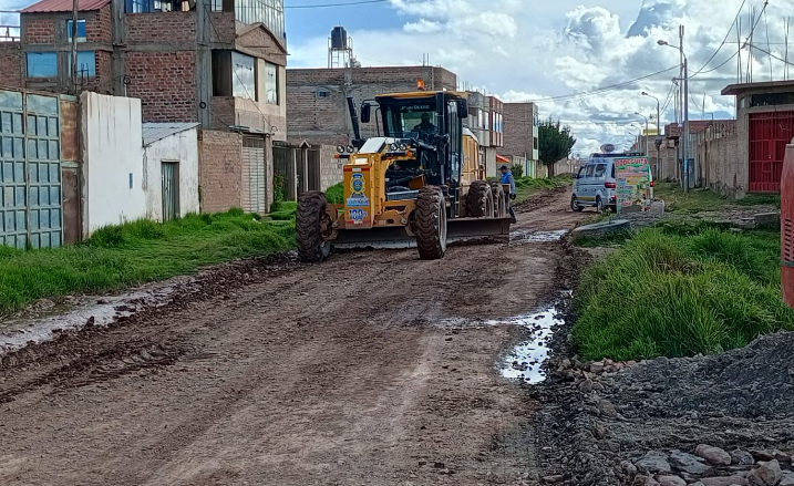 Juliaca | Realizan lastrado y habilitación de vías en sectores críticos tras inundaciones Juliaca | Realizan lastrado y habilitación de vías en sectores críticos tras inundaciones
