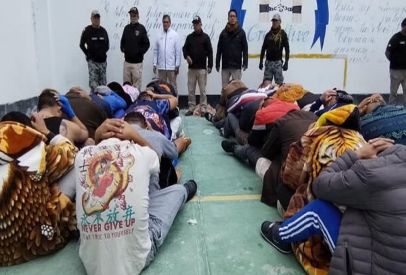 Perú | Trasladan a internos de alta peligrosidad al penal de Challapalca Perú | Trasladan a internos de alta peligrosidad al penal de Challapalca