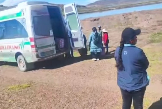 Ananea | Asaltan minivan del transporte Cordillerano en plena luz del día en la vía Juliaca–Rinconada Ananea | Asaltan minivan del transporte Cordillerano en plena luz del día en la vía Juliaca–Rinconada
