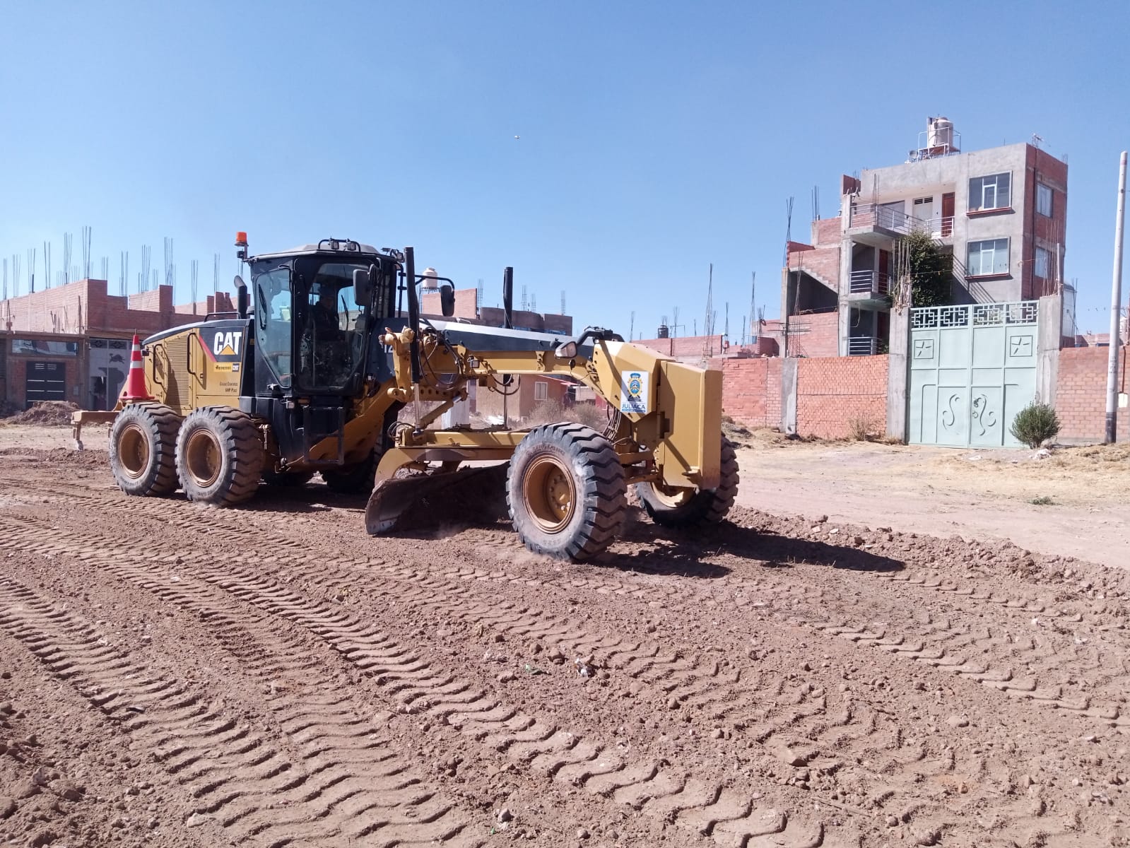 Juliaca | Perfilan y nivelan terreno para nueva área recreativa en urbanización Santa Flora Juliaca | Perfilan y nivelan terreno para nueva área recreativa en urbanización Santa Flora