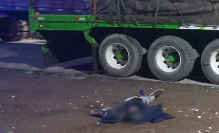Desaguadero | Choque entre camión y moto carga deja un fallecido cerca al CEBAF