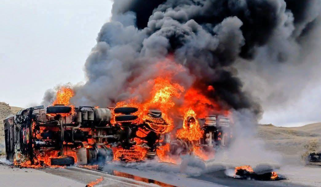 Cusco | Volcadura de cisterna provoca incendio y alarma en carretera Espinar–Sicuani Cusco | Volcadura de cisterna provoca incendio y alarma en carretera Espinar–Sicuani